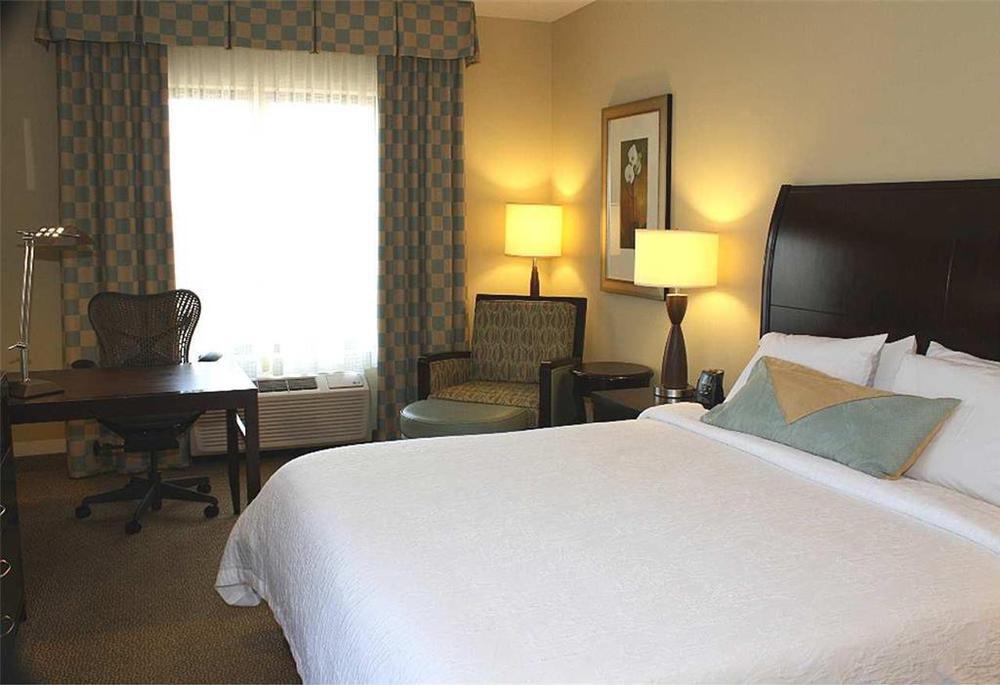 Hilton Garden Inn Minneapolis Downtown Стая снимка