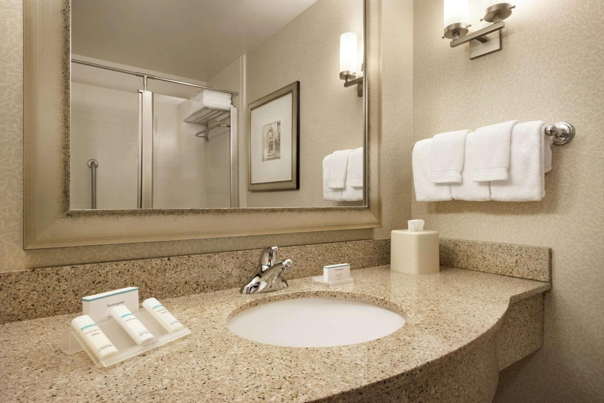 Hilton Garden Inn Minneapolis Downtown Екстериор снимка