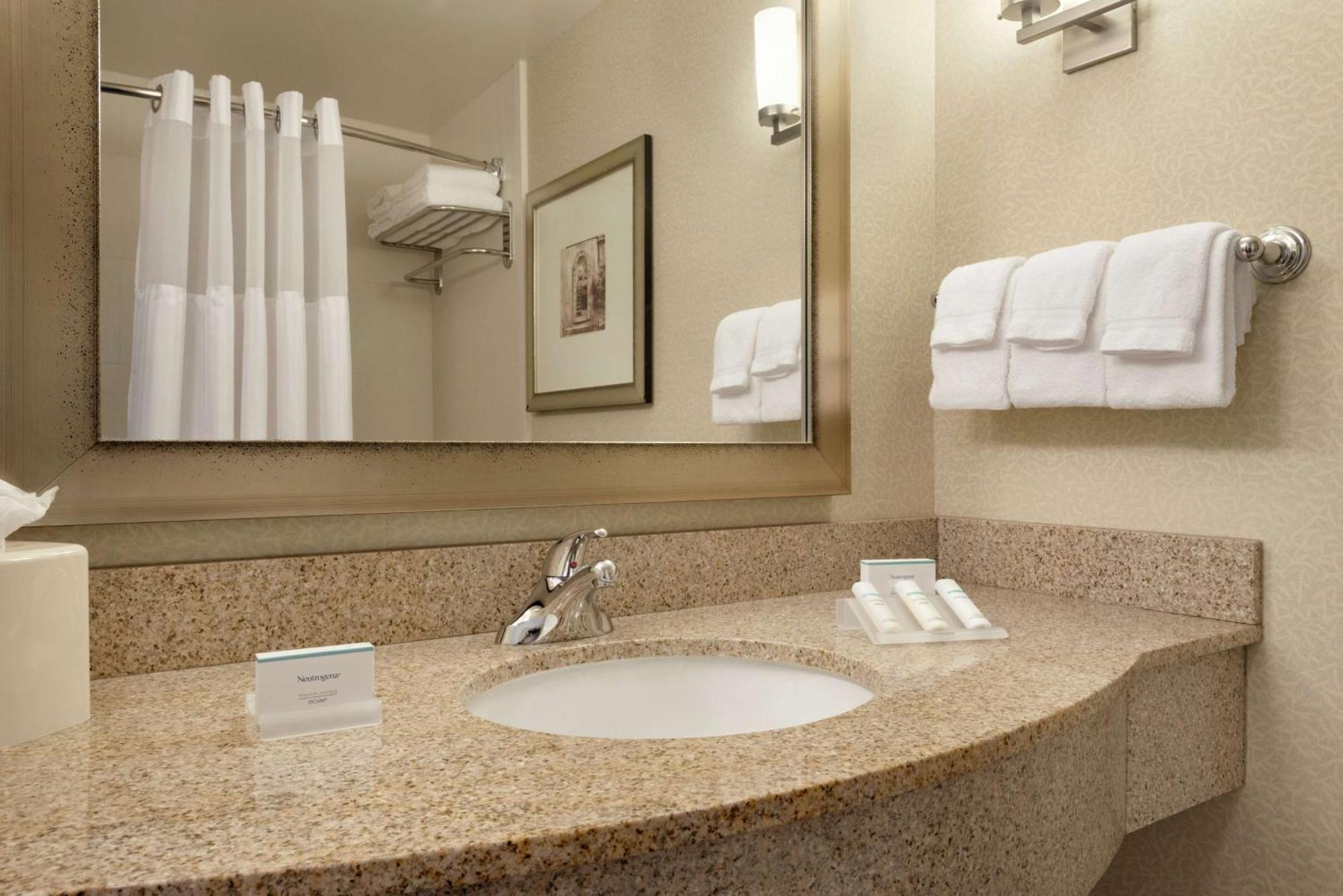 Hilton Garden Inn Minneapolis Downtown Екстериор снимка