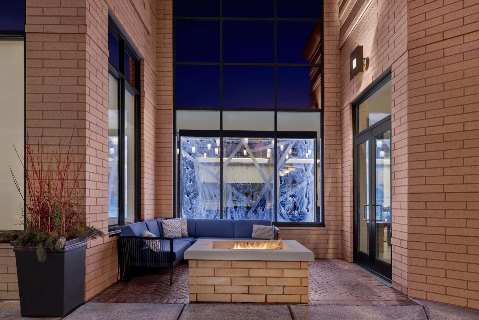Hilton Garden Inn Minneapolis Downtown Екстериор снимка