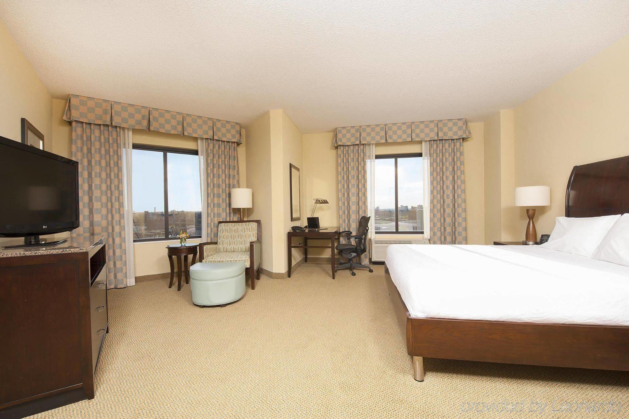 Hilton Garden Inn Minneapolis Downtown Екстериор снимка