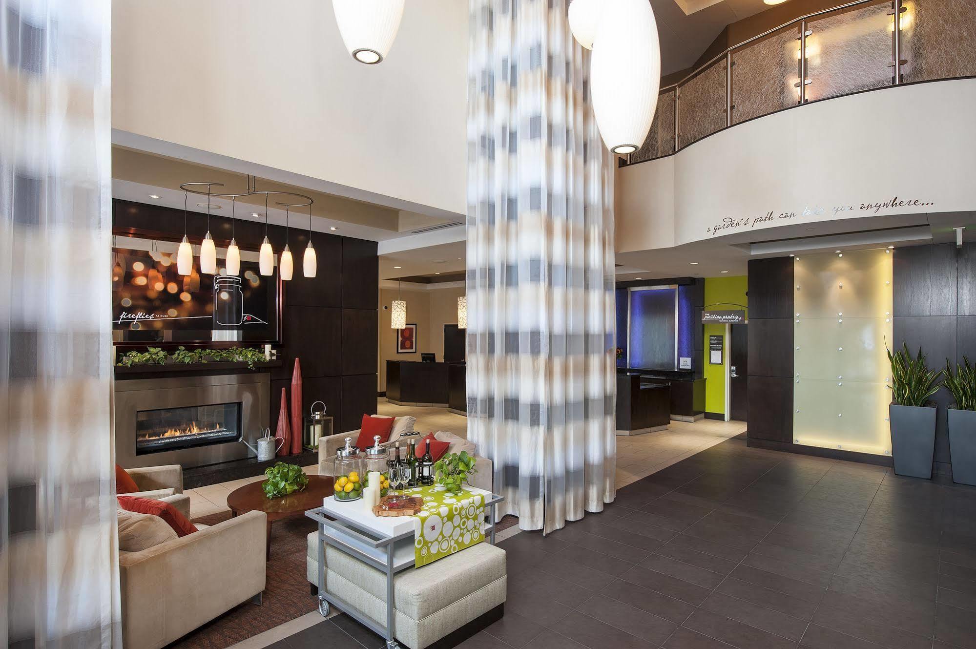 Hilton Garden Inn Minneapolis Downtown Екстериор снимка