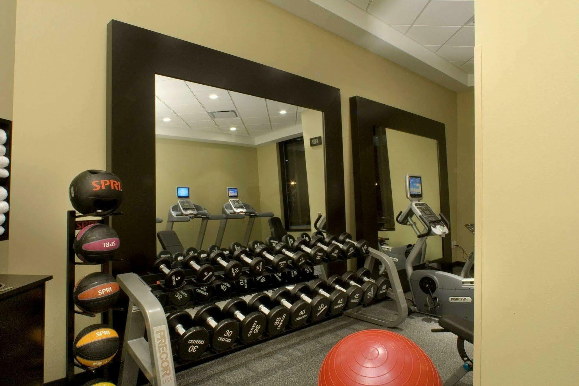 Hilton Garden Inn Minneapolis Downtown Съоръжения снимка