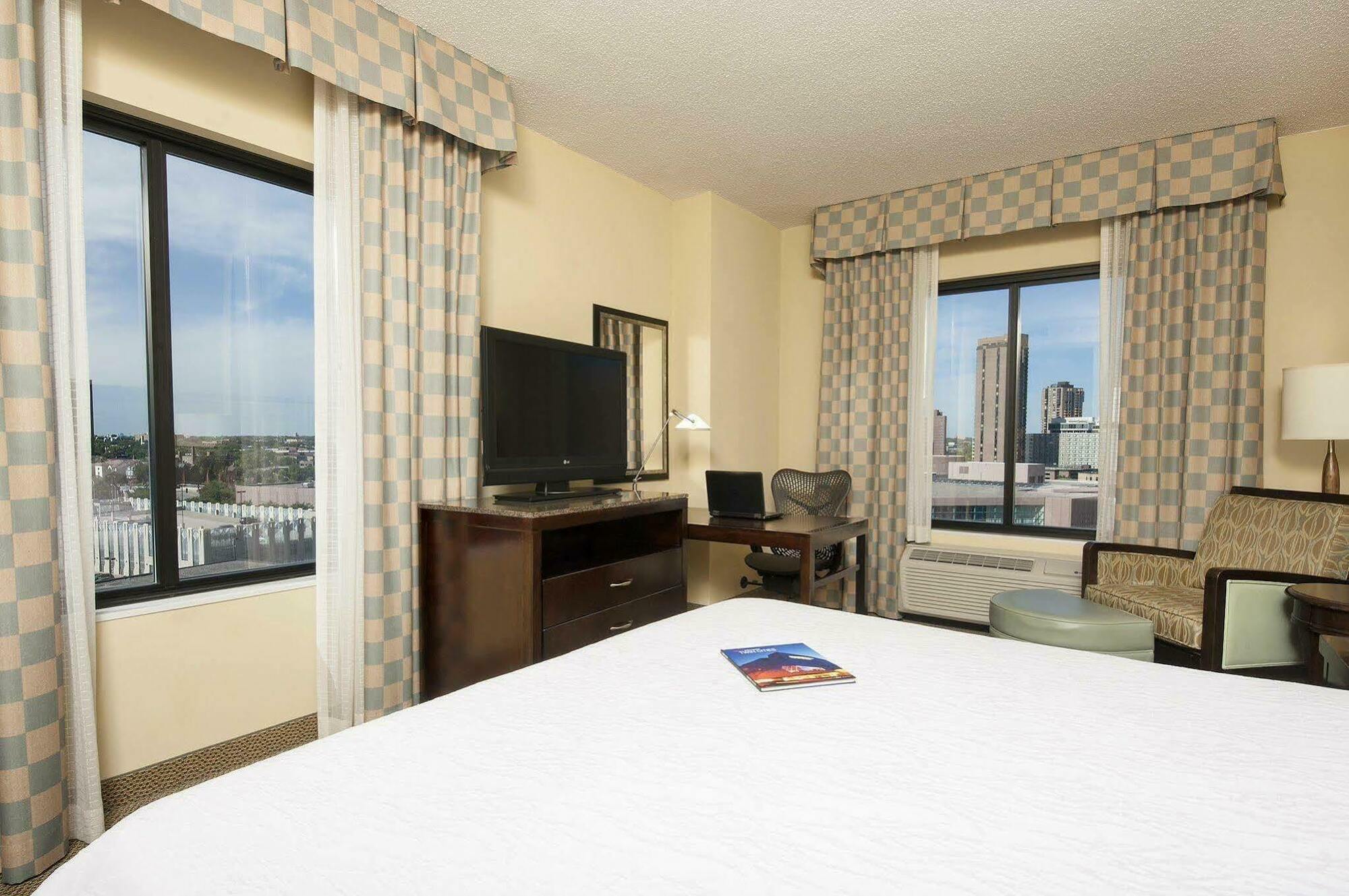Hilton Garden Inn Minneapolis Downtown Екстериор снимка